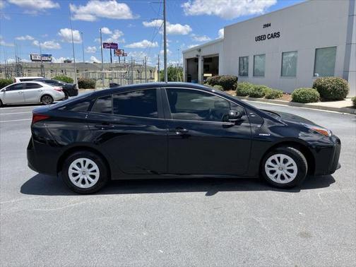 2022 Toyota Prius LE