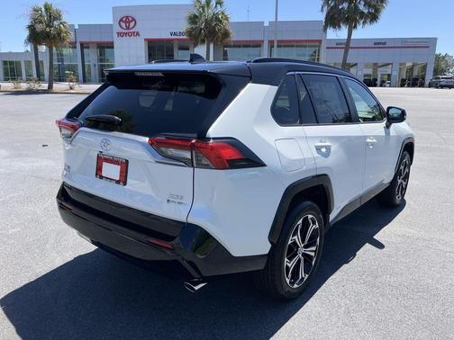 2025 Toyota RAV4 Hybrid SE