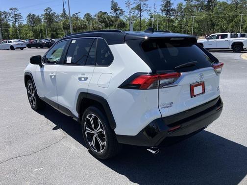 2025 Toyota RAV4 Hybrid SE