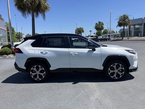 2025 Toyota RAV4 Hybrid SE