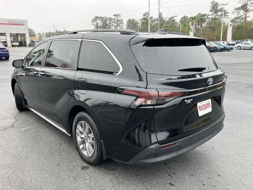 2024 Toyota Sienna XLE 7 Passenger