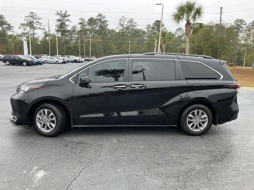 2024 Toyota Sienna XLE 7 Passenger