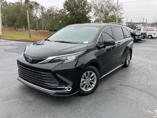 2024 Toyota Sienna XLE 7 Passenger