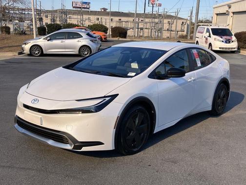 2026 Toyota Prius Plug-In Hybrid SE