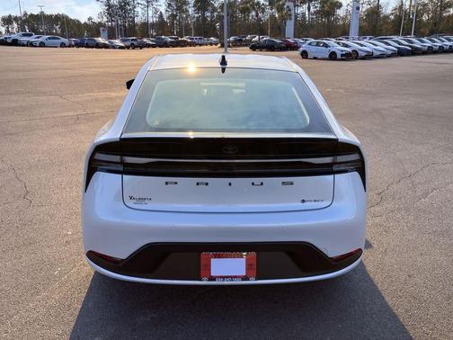 2026 Toyota Prius Plug-In Hybrid SE