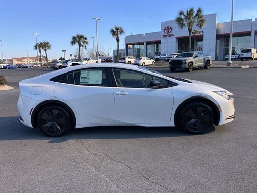 2026 Toyota Prius Plug-In Hybrid SE