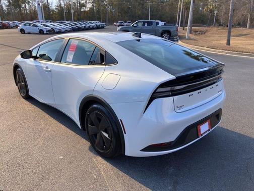 2026 Toyota Prius Plug-In Hybrid SE