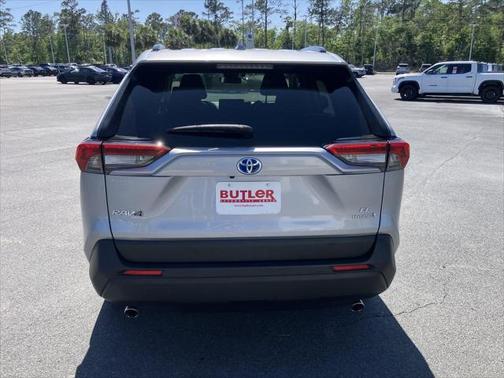 2020 Toyota RAV4 Hybrid SE