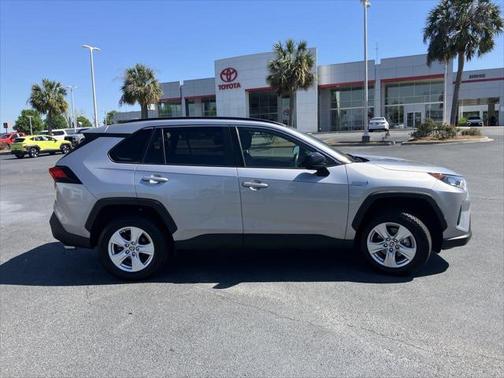 2020 Toyota RAV4 Hybrid SE