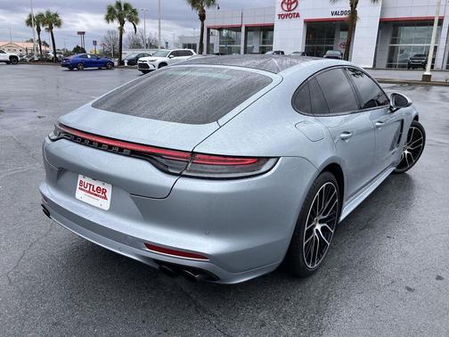 2023 Porsche Panamera Platinum Edition