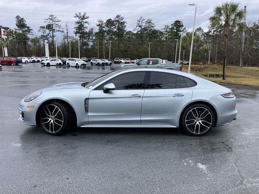 2023 Porsche Panamera Platinum Edition