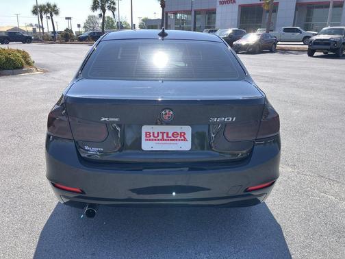 Black (Jet Black) 2014 BMW 320 i