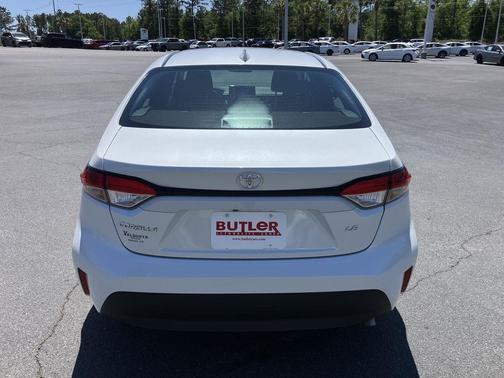White (Wind Chill Pearl) 2025 Toyota Corolla LE