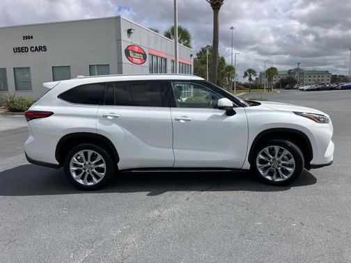 2022 Toyota Highlander Limited