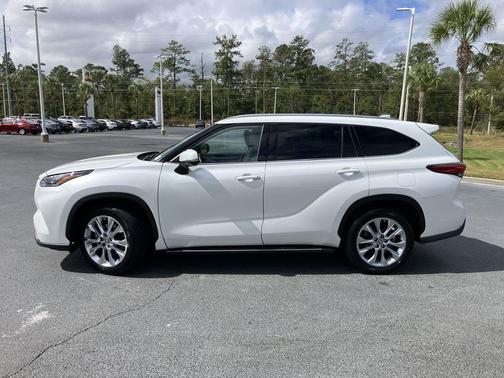 2022 Toyota Highlander Limited