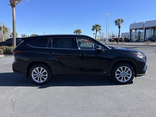 2026 Toyota Highlander Hybrid Limited