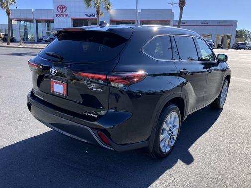 2026 Toyota Highlander Hybrid Limited