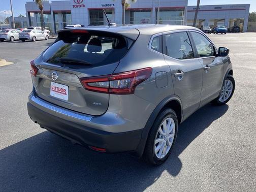 2022 Nissan Rogue Sport S
