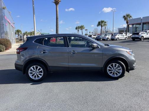 2022 Nissan Rogue Sport S