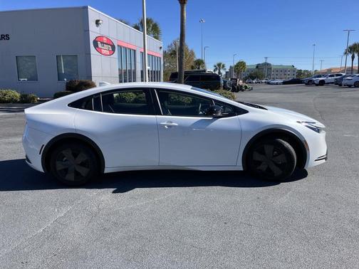 2025 Toyota Prius LE