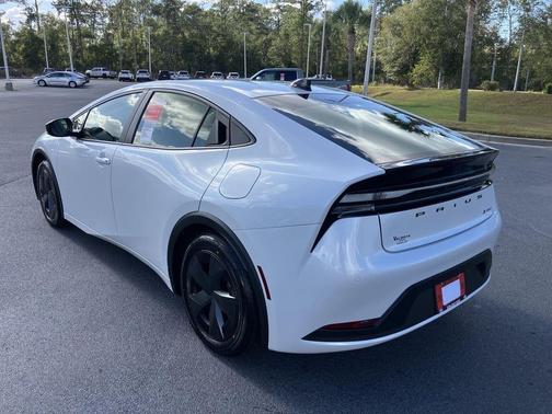 2026 Toyota Prius Plug-In Hybrid SE