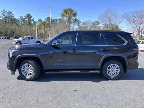 2024 Toyota Sequoia SR5