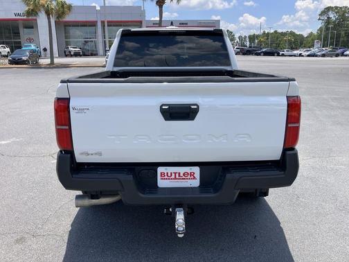 White (Ice Cap) 2025 Toyota Tacoma SR