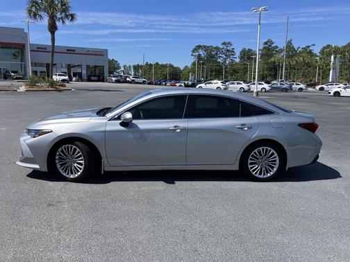 Silver (Celestial Silver Metallic) 2019 Toyota Avalon Limited