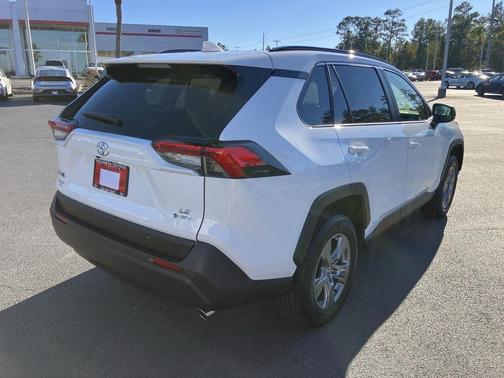 2025 Toyota RAV4 Hybrid SE