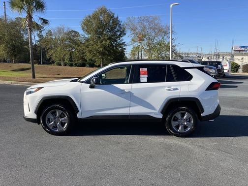 2025 Toyota RAV4 Hybrid SE