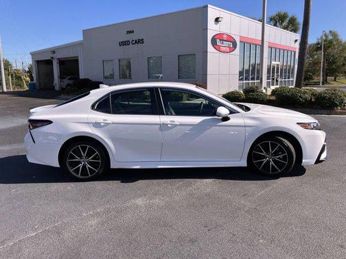 Ice Cap 2023 Toyota Camry SE