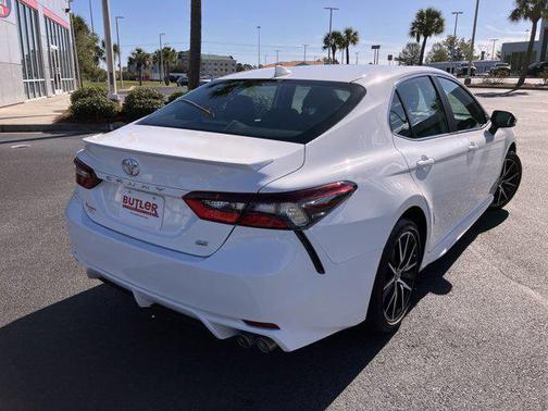 Ice Cap 2023 Toyota Camry SE