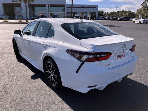 Ice Cap 2023 Toyota Camry SE
