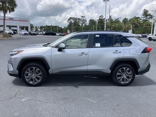2025 Toyota RAV4 Hybrid SE