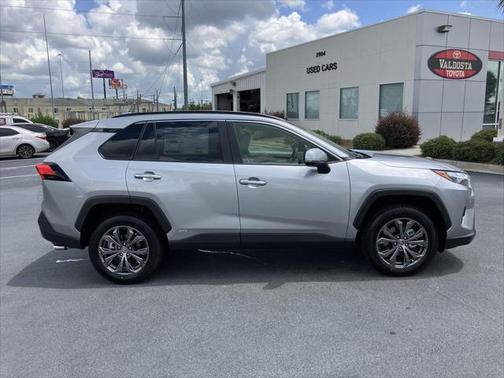 2025 Toyota RAV4 Hybrid SE
