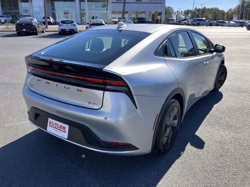 2025 Toyota Prius LE