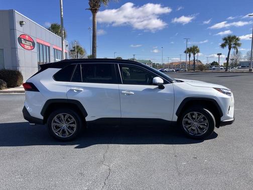 2024 Toyota RAV4 Hybrid XLE Premium