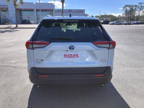 2024 Toyota RAV4 Hybrid XLE Premium