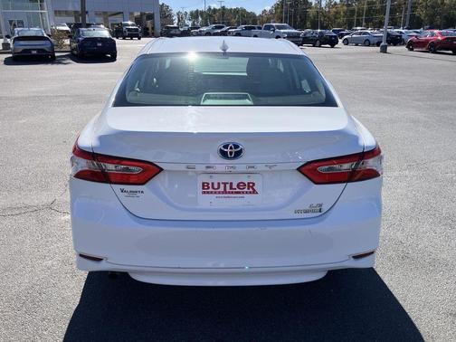 2019 Toyota Camry Hybrid SE