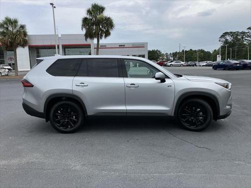 2025 Toyota Highlander LE
