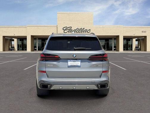 Gray 2024 BMW X5 sDrive40i