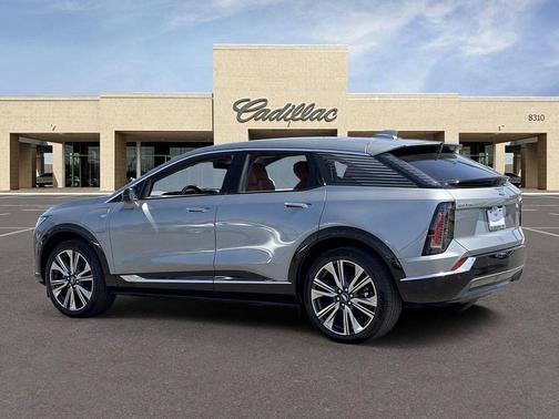 Argent Silver Metallic 2025 Cadillac OPTIQ Luxury 2 AWD
