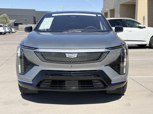 Argent Silver Metallic 2025 Cadillac OPTIQ Luxury 2 AWD