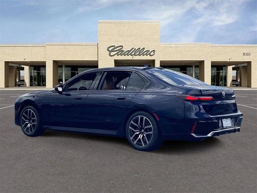 2023 BMW 740 i