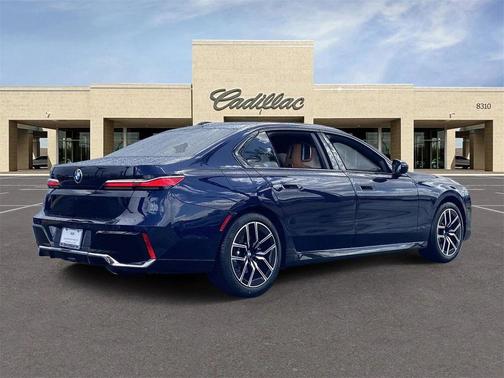 2023 BMW 740 i