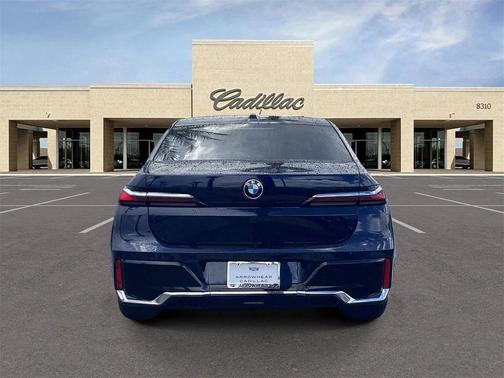 2023 BMW 740 i
