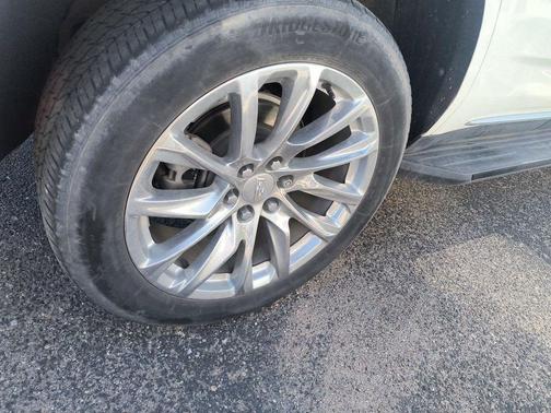 Crystal White Tricoat 2021 Cadillac Escalade Premium Luxury