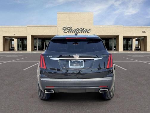 Stellar Black Metallic 2023 Cadillac XT5 Luxury