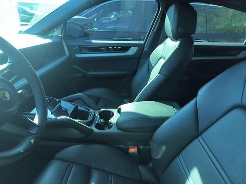 2024 Porsche Cayenne Cayenne