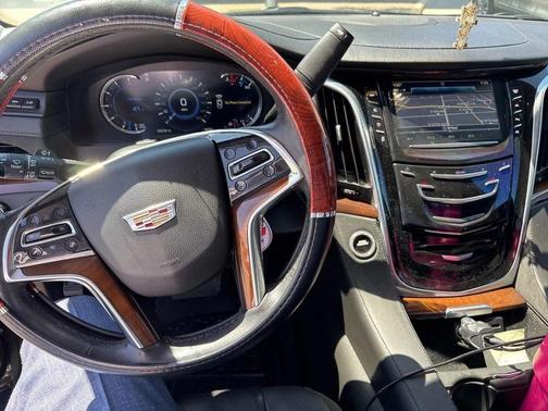 2019 Cadillac Escalade Luxury